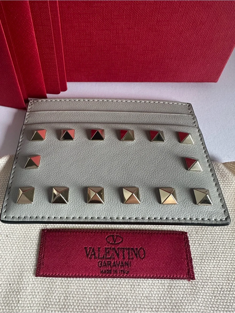 NWT Valentino Garavani Rockstud Light Grey Leather Card Holder Full Set